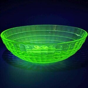 Anchor Hocking Block Optic Green Uranium Depression Glass Serving Bowl 8"